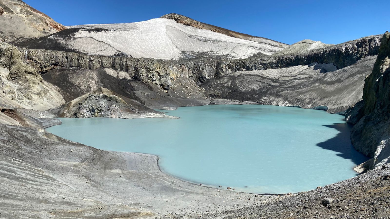 Laguna Cráter del Volcán